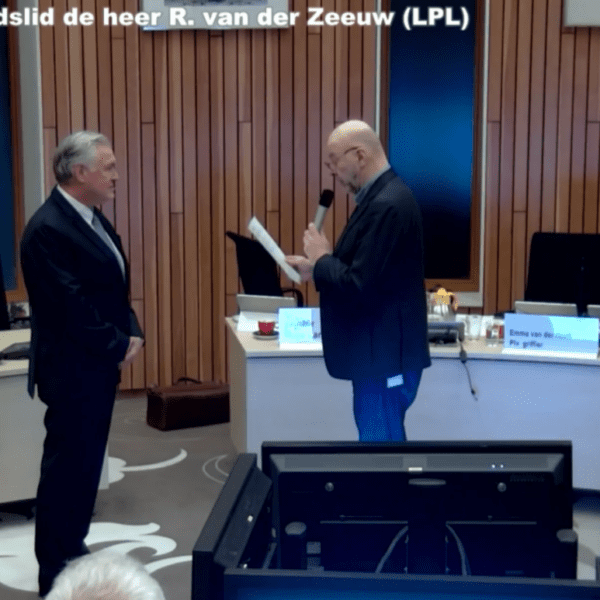 René van der Zeeuw beëdigd als burgerraadslid LPL